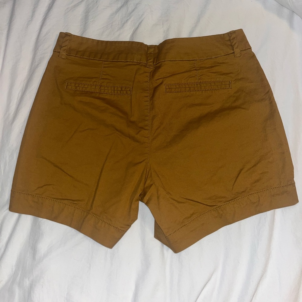 Old Navy Mid Rise Everyday Shorts - Size 4 - Picture 2 of 3